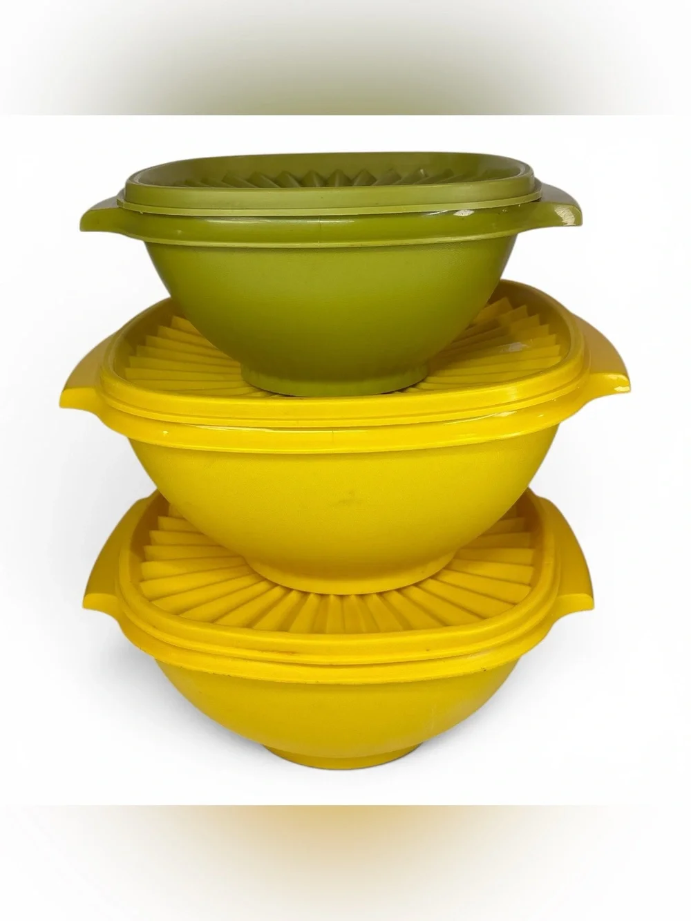 Vintage Tupperware Servalier Bowl Set Of 3 Green & Yellow Made In USA w/ Lids